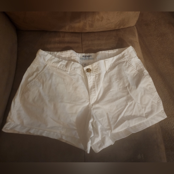 Bundle of 2 twill Old Navy shorts. - Picture 7 of 7